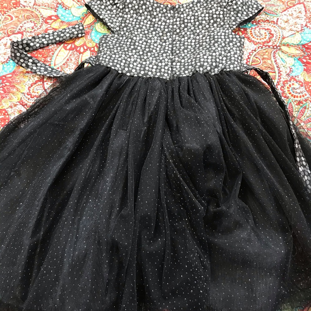 Dresses - Picture 5 of 6